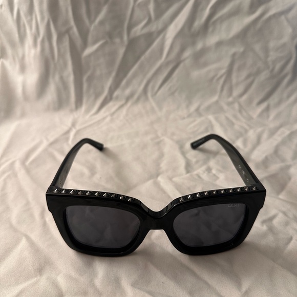 Quay Australia sunglasses - Picture 2 of 5